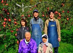 三上りんご園家族写真2021